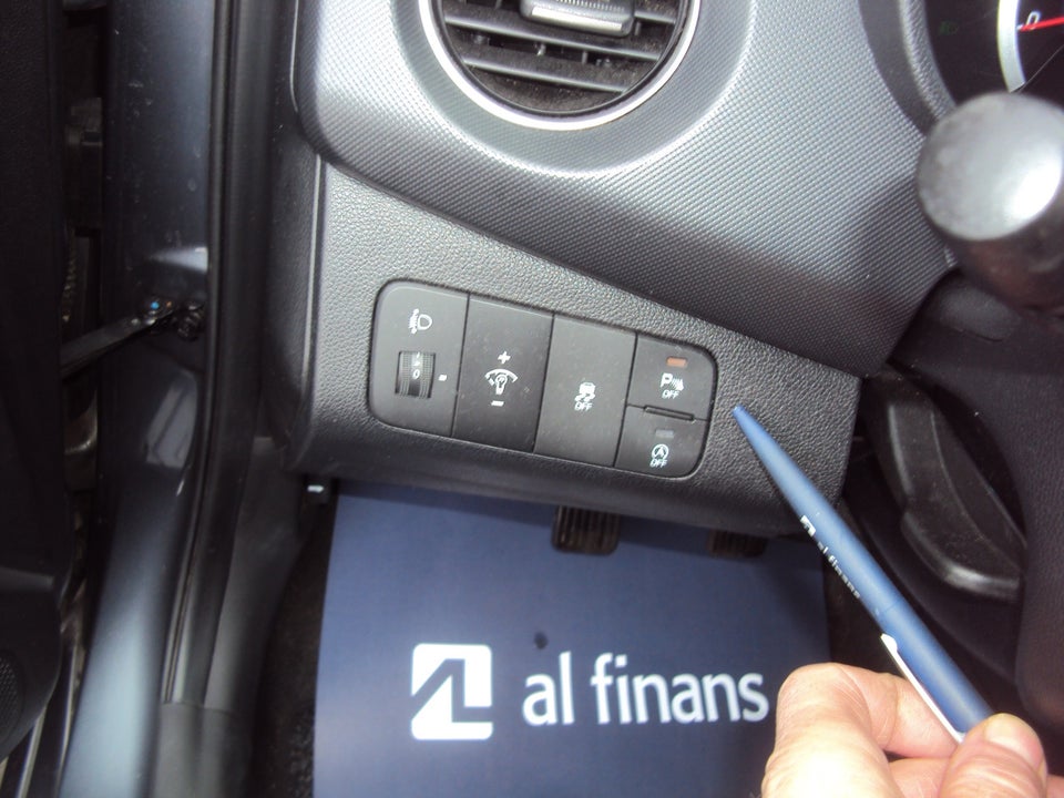 Hyundai i10 1,0 Black Line 5d