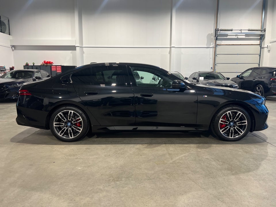 BMW i5 xDrive40 M-Sport 4d