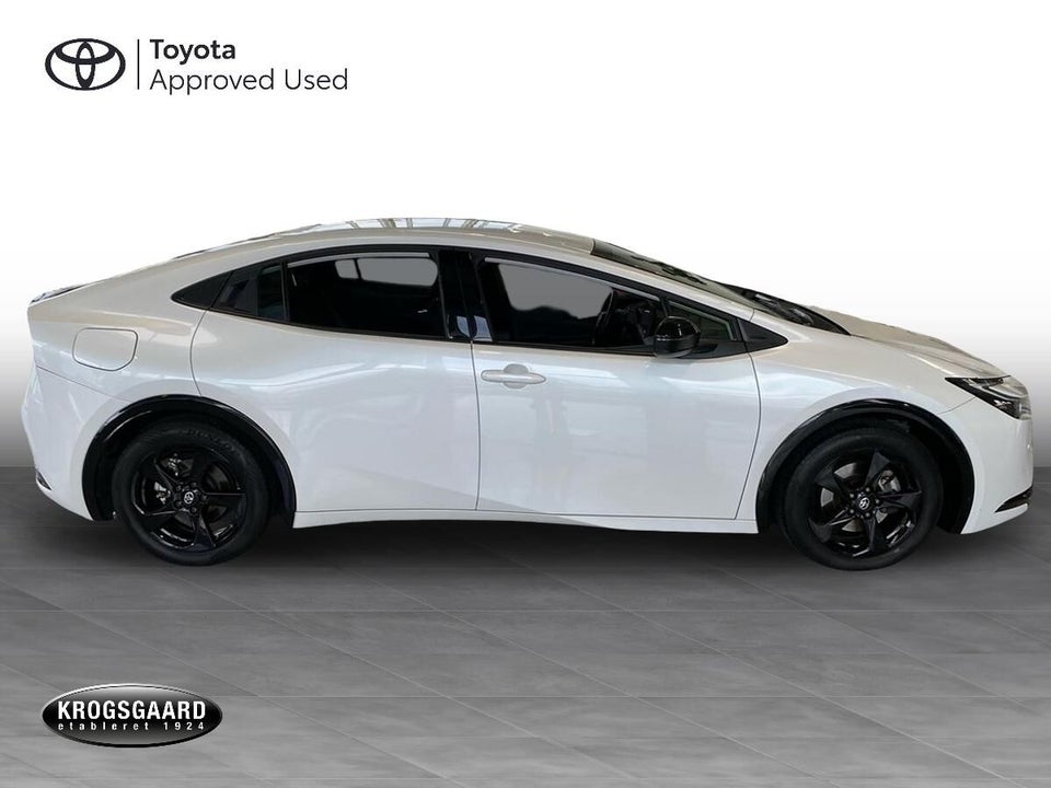Toyota Prius 2,0 Plug-in Hybrid Elegant 5d