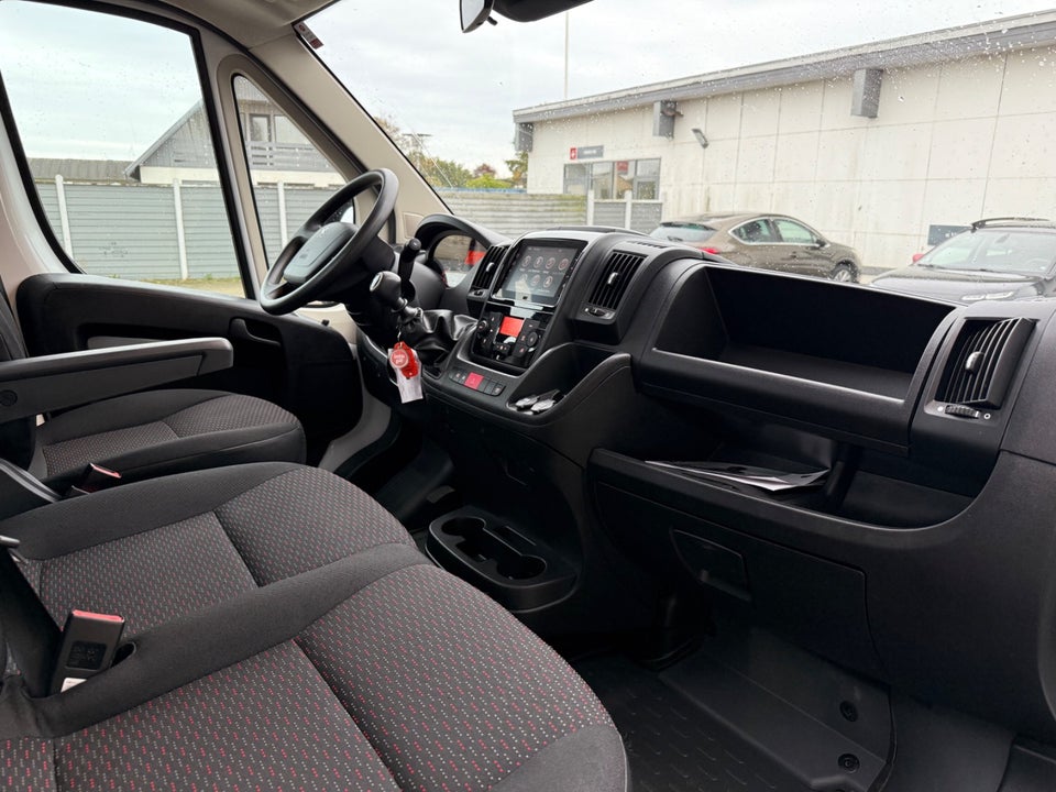 Peugeot Boxer 435 2,2 BlueHDi 165 L3 Plus 2d