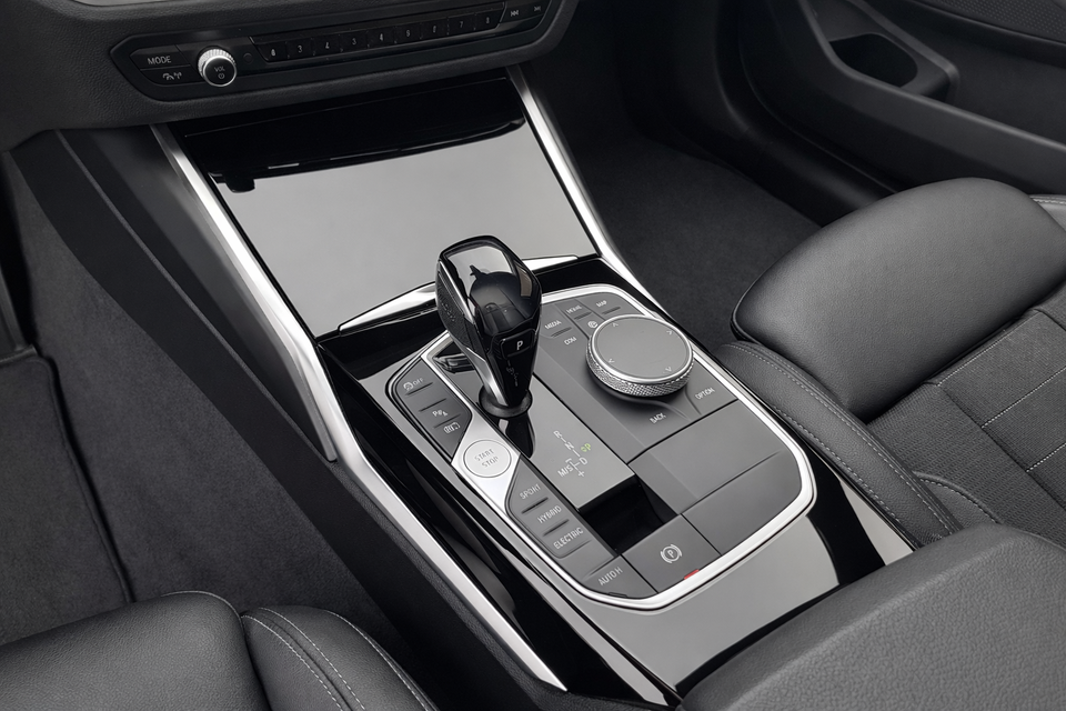 BMW 330e 2,0 Sport Line aut. 4d