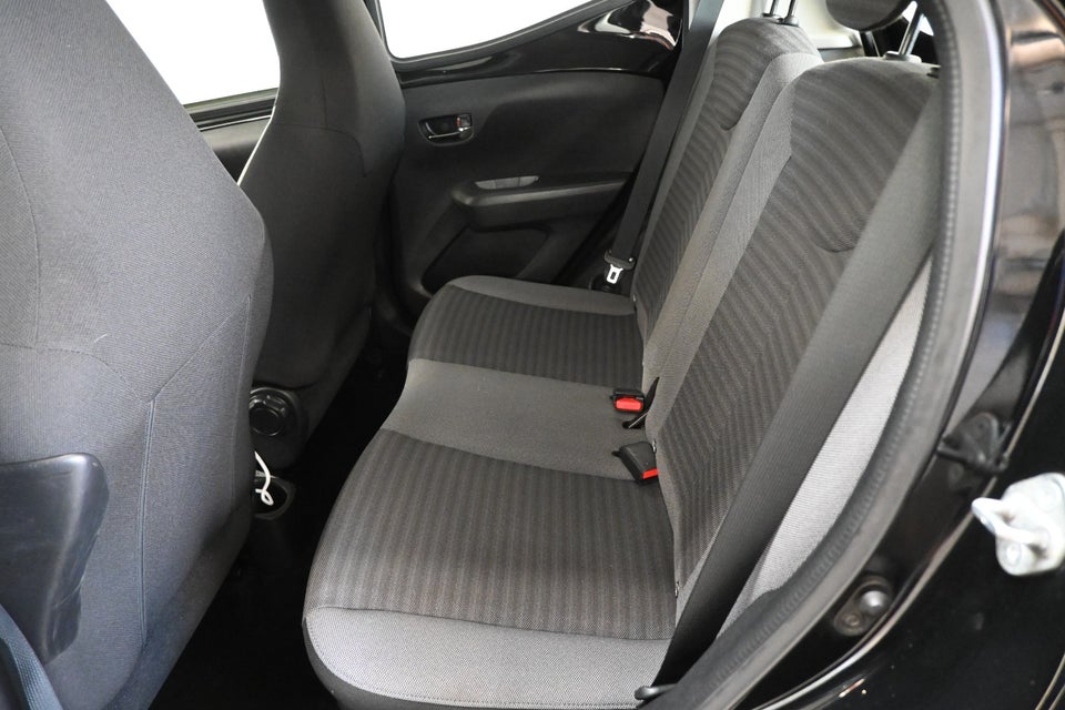 Toyota Aygo 1,0 VVT-i x-play 5d