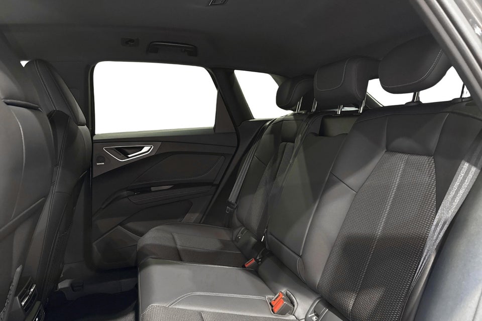 Audi Q4 e-tron performance 5d