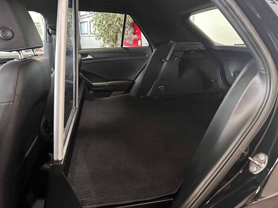 VW T-Roc 1,5 TSi 150 R-line DSG Van 5d