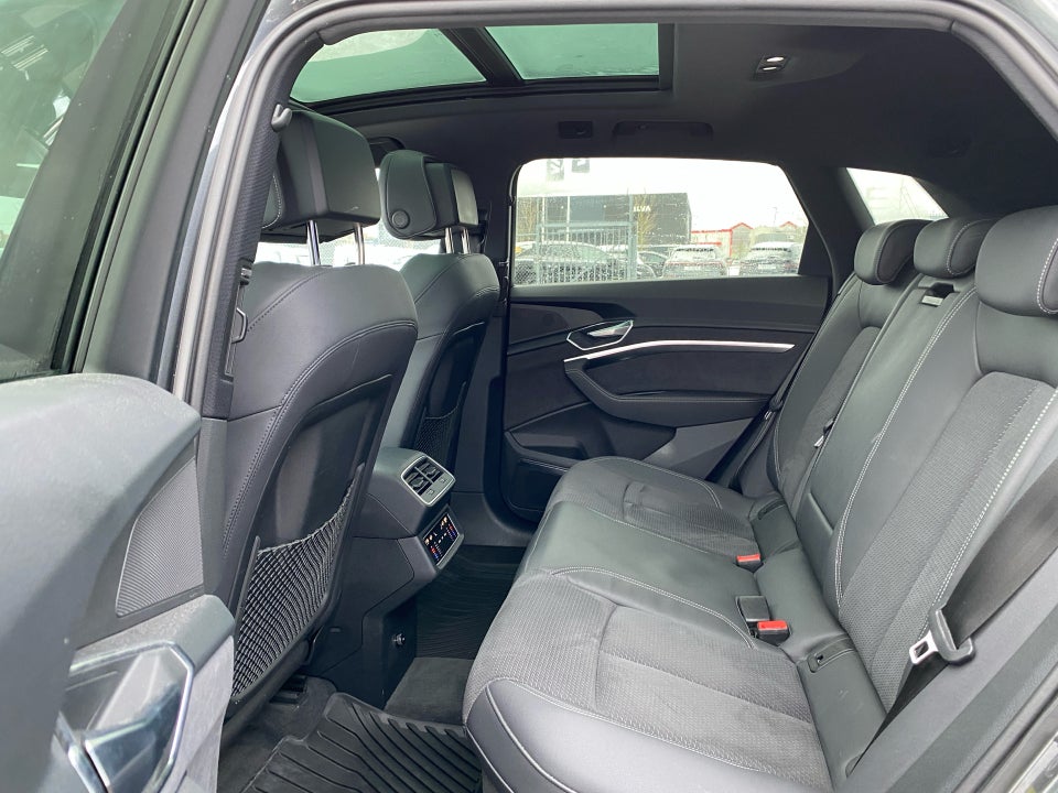 Audi e-tron 55 S-line quattro 5d