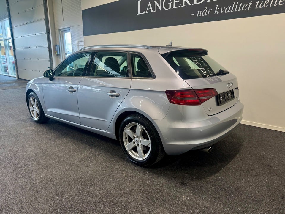 Audi A3 1,6 TDi 110 Ambition Sportback 5d