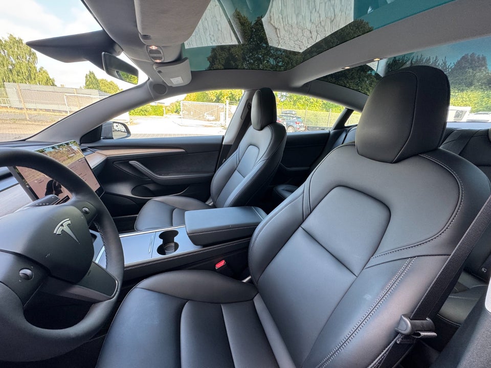 Tesla Model 3 Long Range AWD 4d