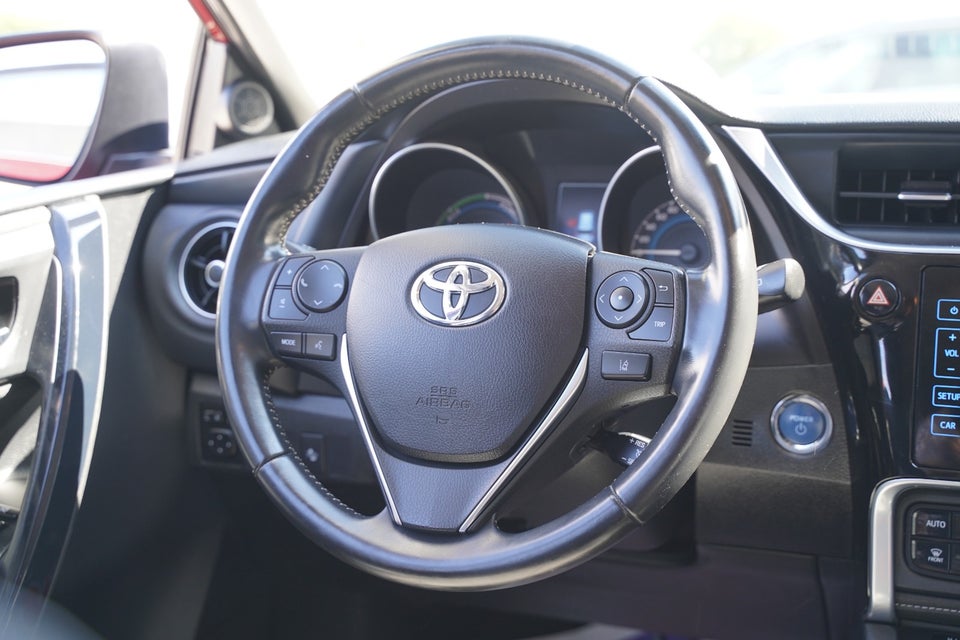 Toyota Auris 1,8 Hybrid Selected Touring Sports CVT 5d