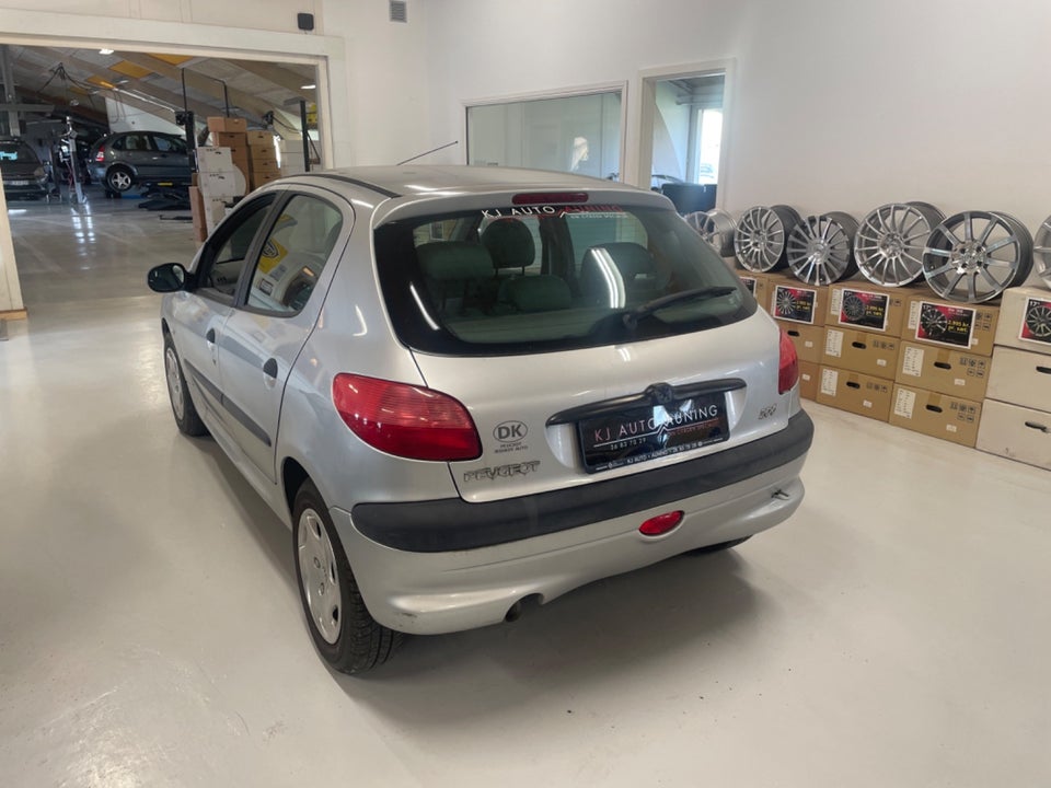 Peugeot 206 1,4 XR aut. 5d