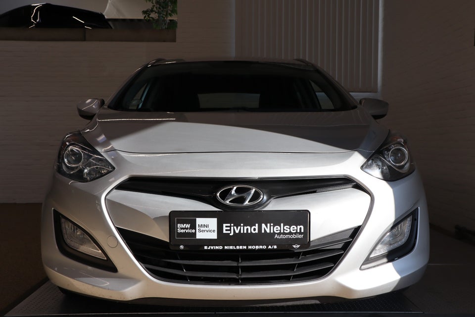 Hyundai i30 1,6 GDi XTR CW Eco 5d