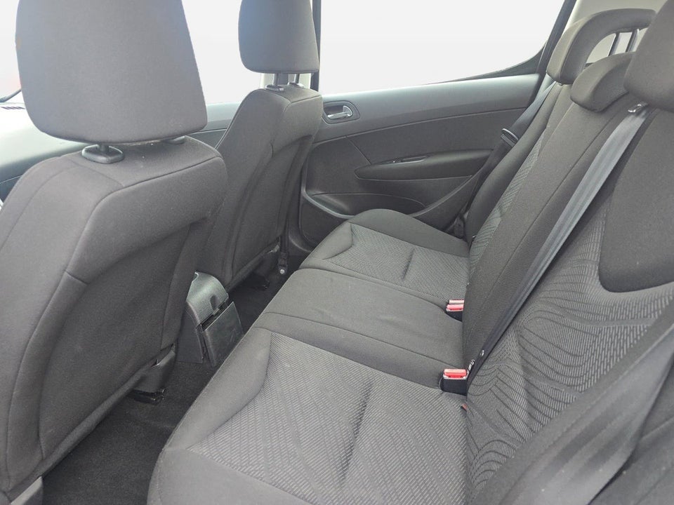 Peugeot 308 1,6 e-HDi 112 Access 5d