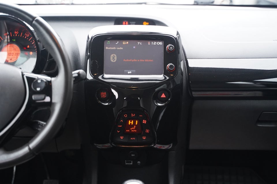 Toyota Aygo 1,0 VVT-i x-black 5d