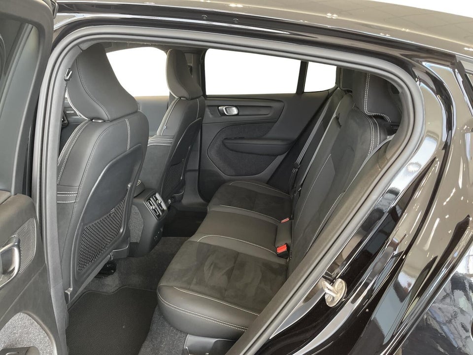 Volvo EC40 Extended Range Black Edition Ultra 5d