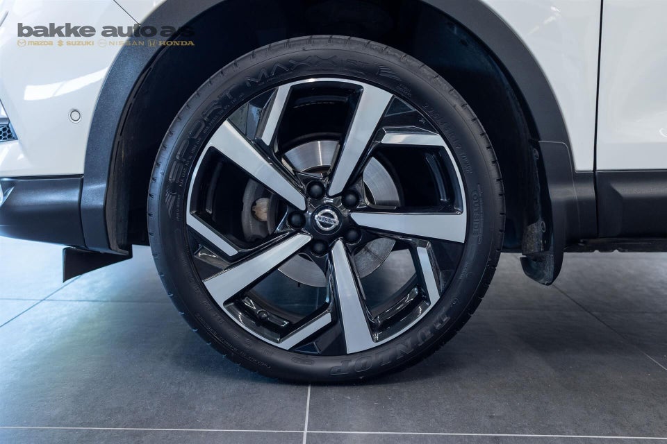 Nissan Qashqai 1,3 Dig-T 160 Tekna 5d