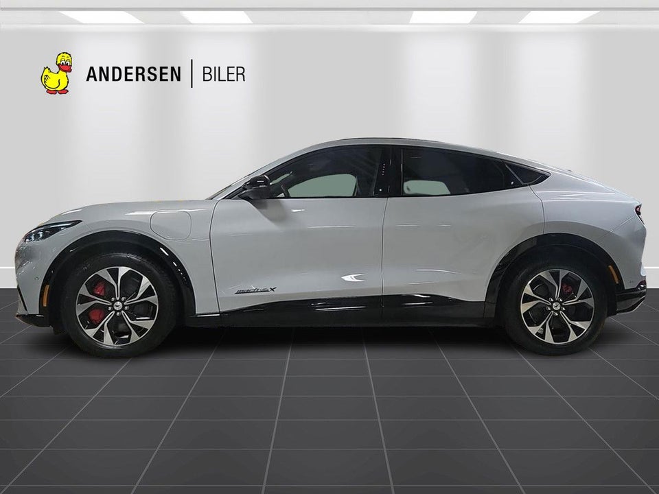 Ford Mustang Mach-E 98 Premium Extended Range AWD 5d