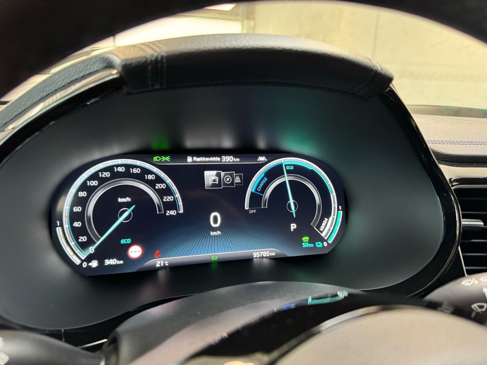 Kia XCeed 1,6 PHEV Upgrade DCT 5d