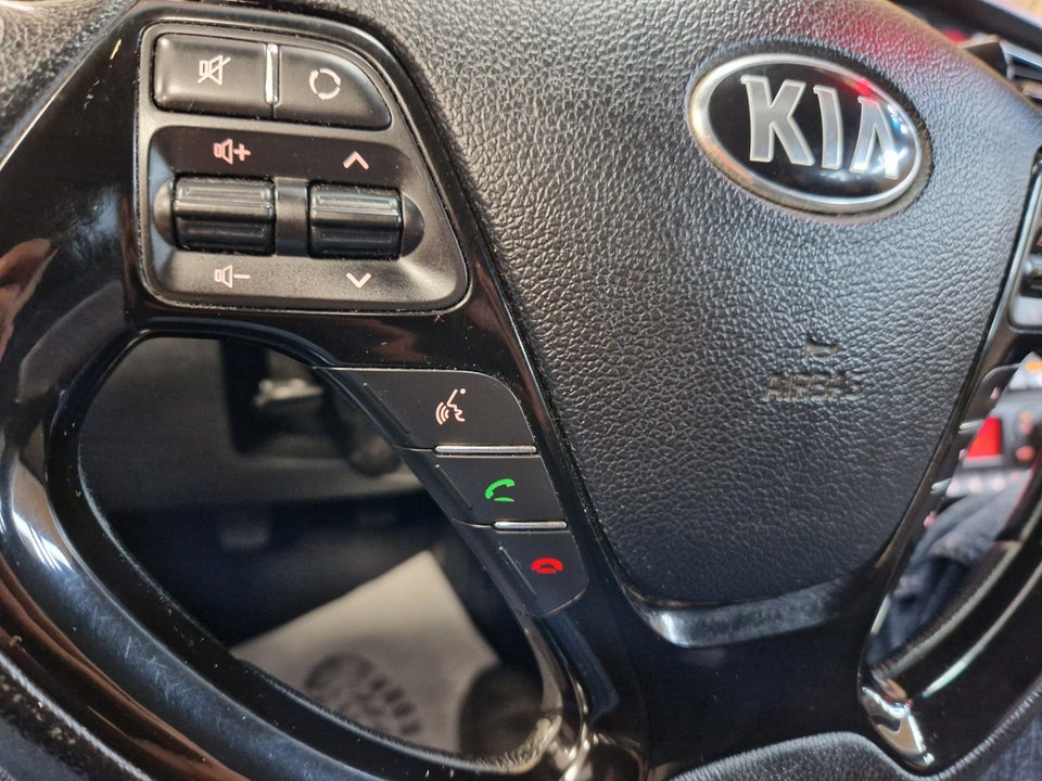 Kia Ceed 1,6 CRDi 128 Spring SW 5d