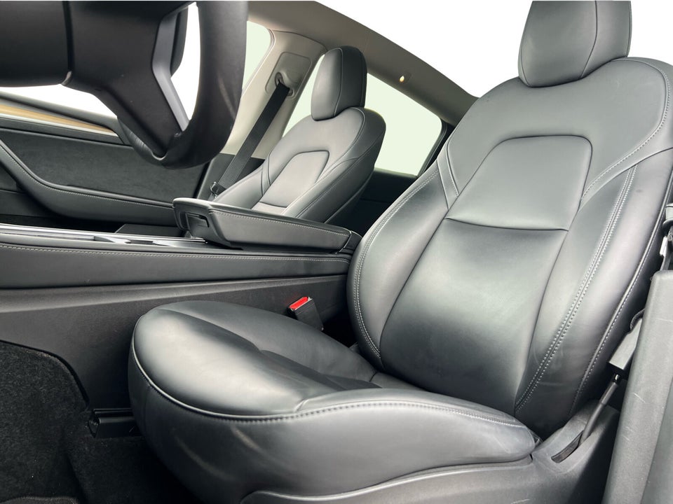 Tesla Model Y Long Range AWD 5d