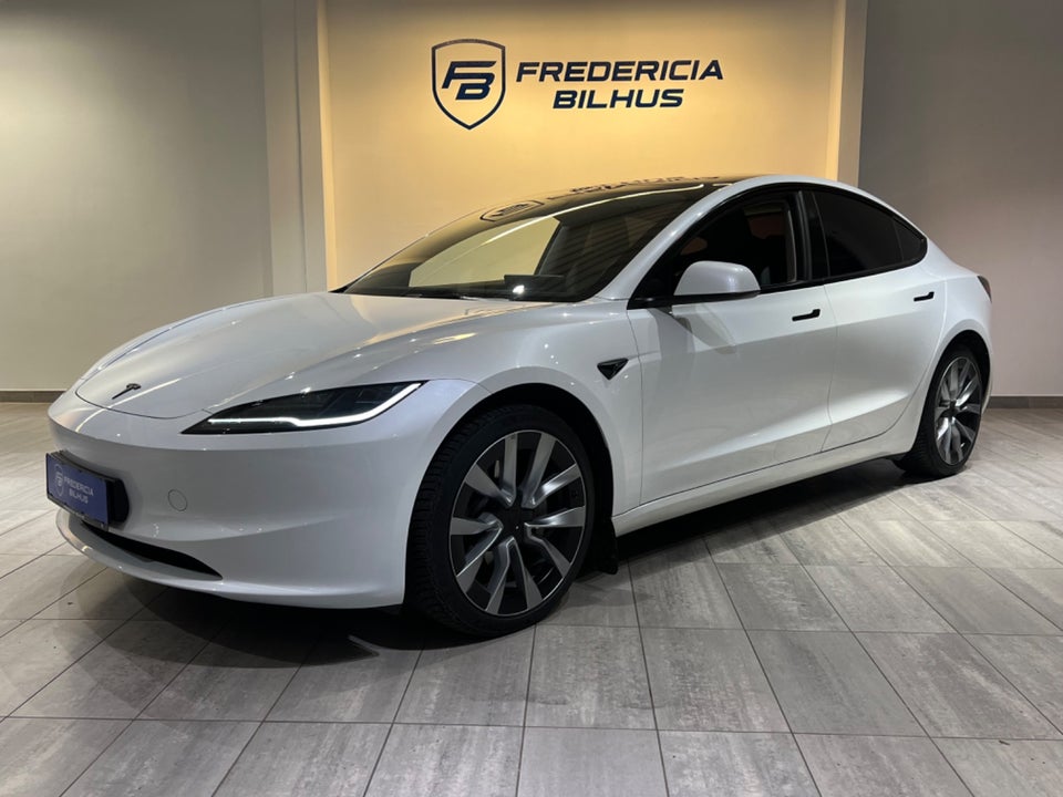 Tesla Model 3 RWD 4d