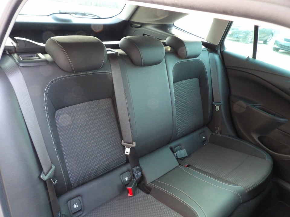 Opel Astra 1,6 T 200 Innovation Sports Tourer 5d