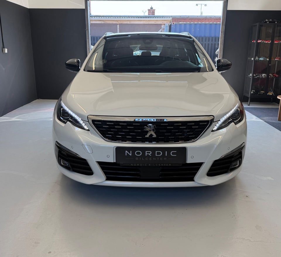 Peugeot 308 1,2 e-THP 130 GT Line SW EAT6 5d