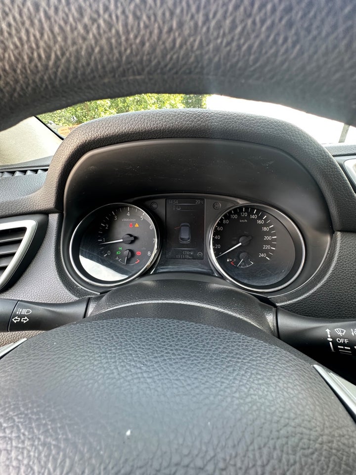 Nissan Qashqai 1,6 Dig-T 163 Visia 5d