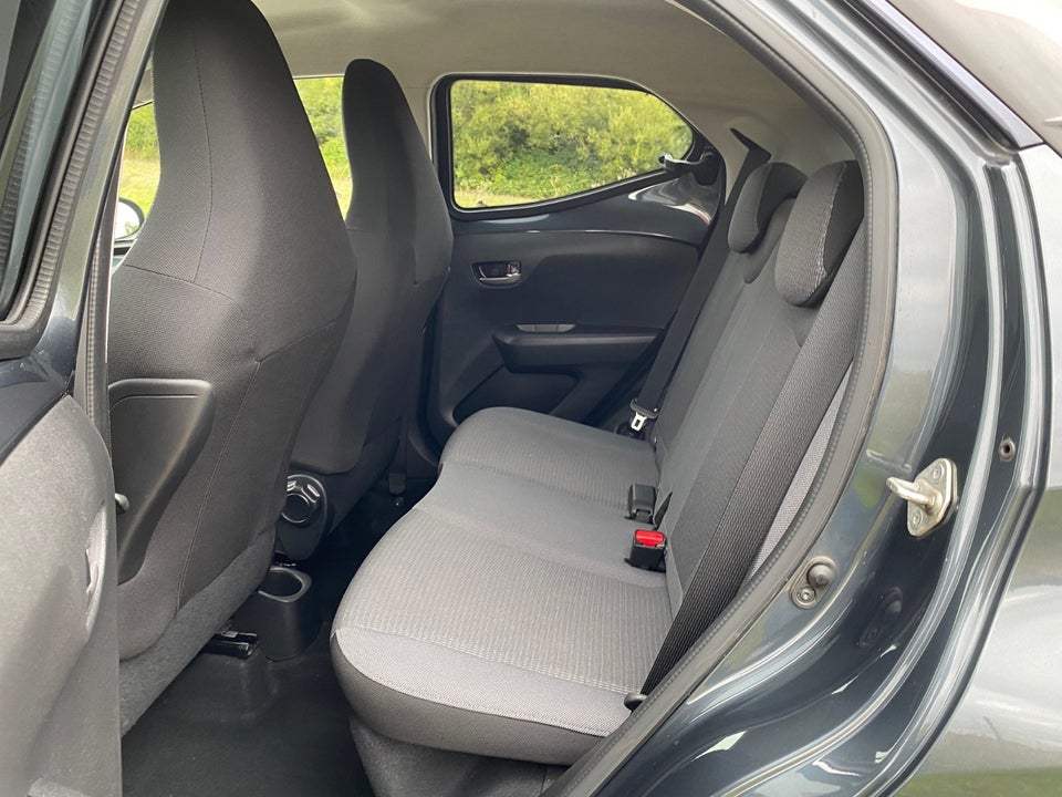 Toyota Aygo 1,0 VVT-i x-press 5d