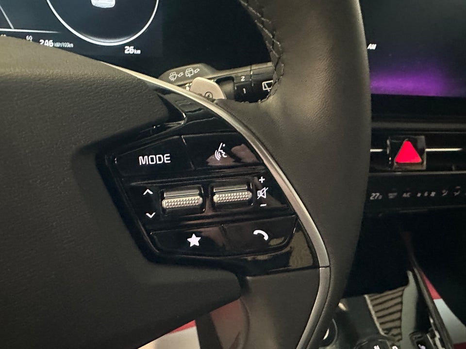 Kia Niro 64 EV Premium 5d