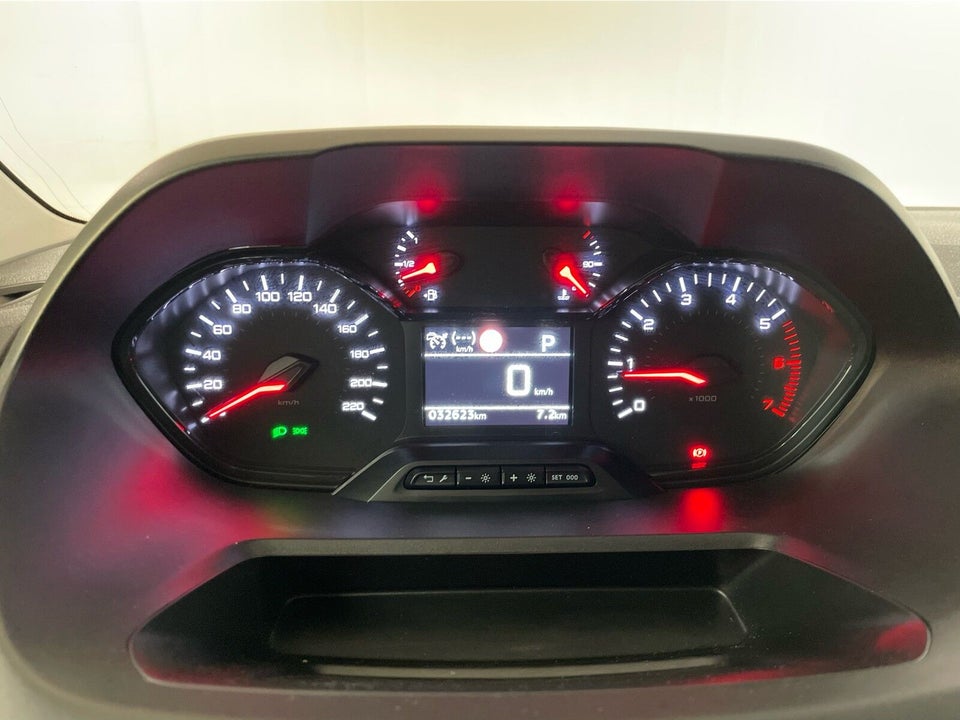 Peugeot Partner 1,5 BlueHDi 130 L2V2 Ultimate EAT8 Van