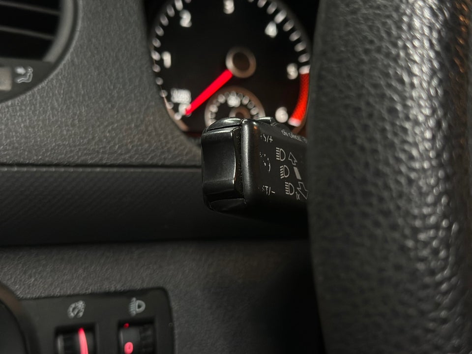 VW Caddy 1,6 TDi 102 BMT Van 5d