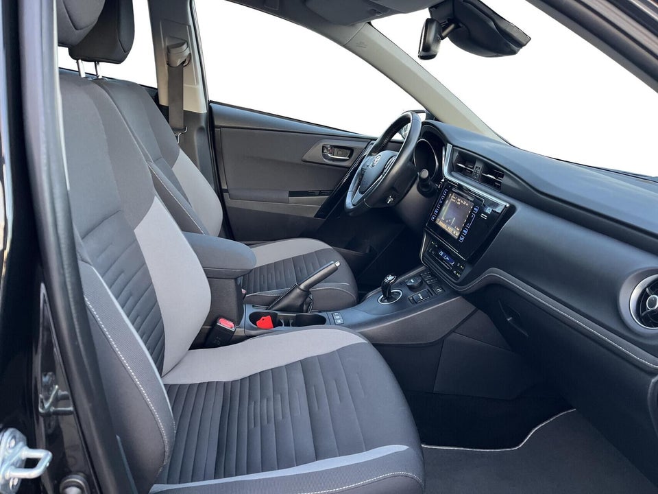 Toyota Auris 1,8 Hybrid H2 Comfort Touring Sports CVT 5d