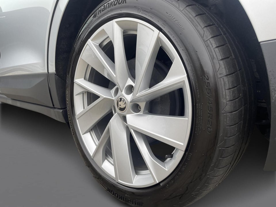 Skoda Enyaq 80 iV Suite 5d