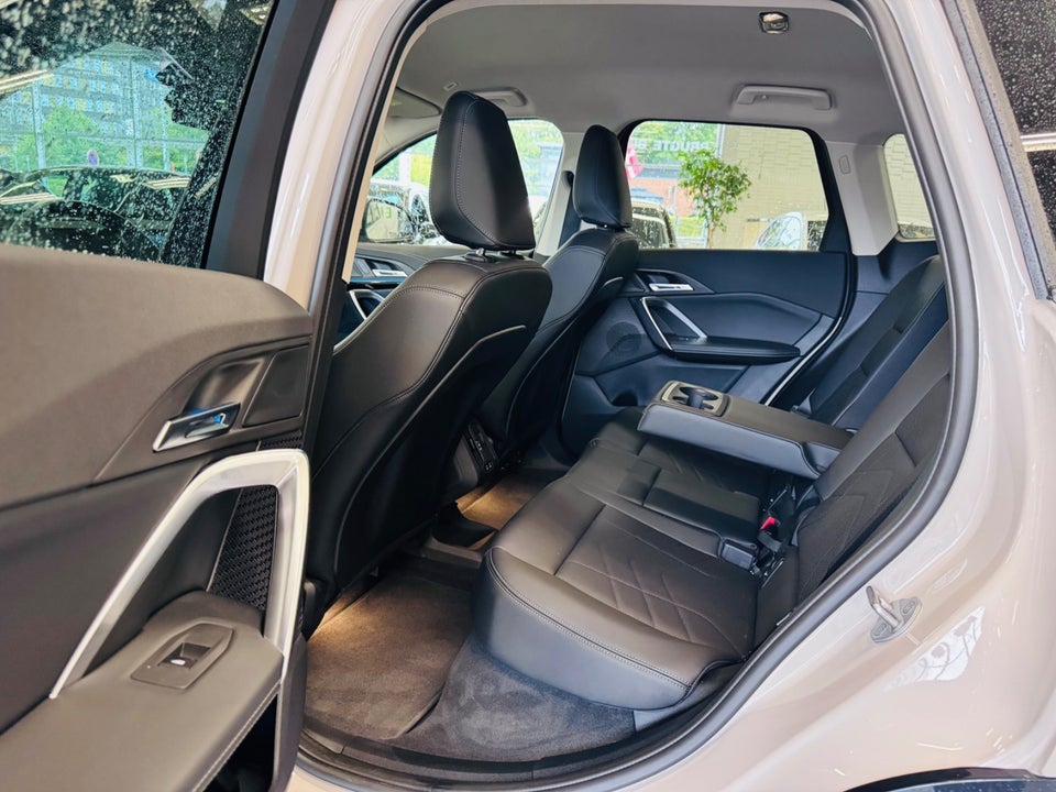 BMW iX1 eDrive20 X-Line 5d