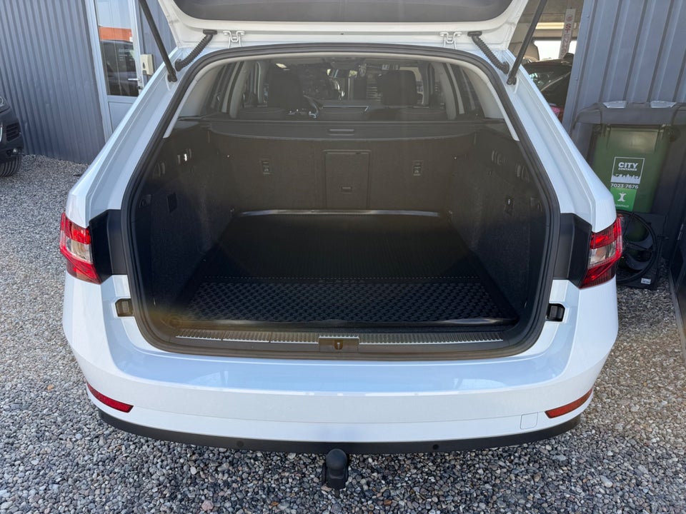 Skoda Superb 1,4 TSi iV Plus Combi DSG 5d