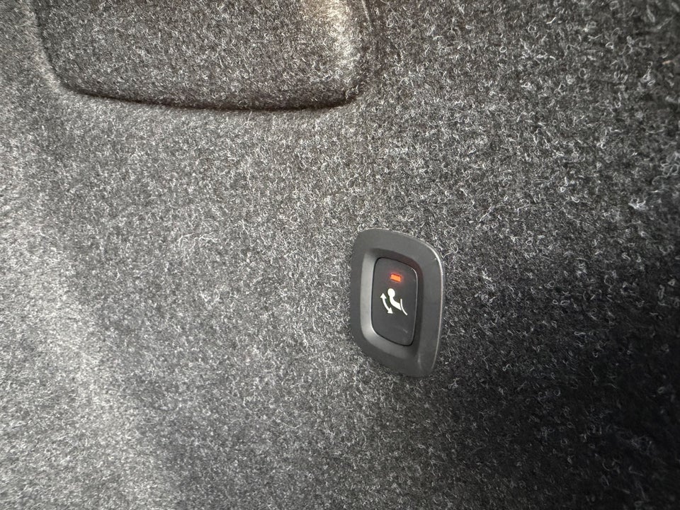 Volvo XC40 1,5 T4 ReCharge Momentum aut. 5d