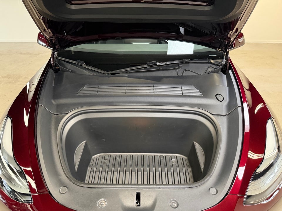 Tesla Model Y Long Range AWD 5d