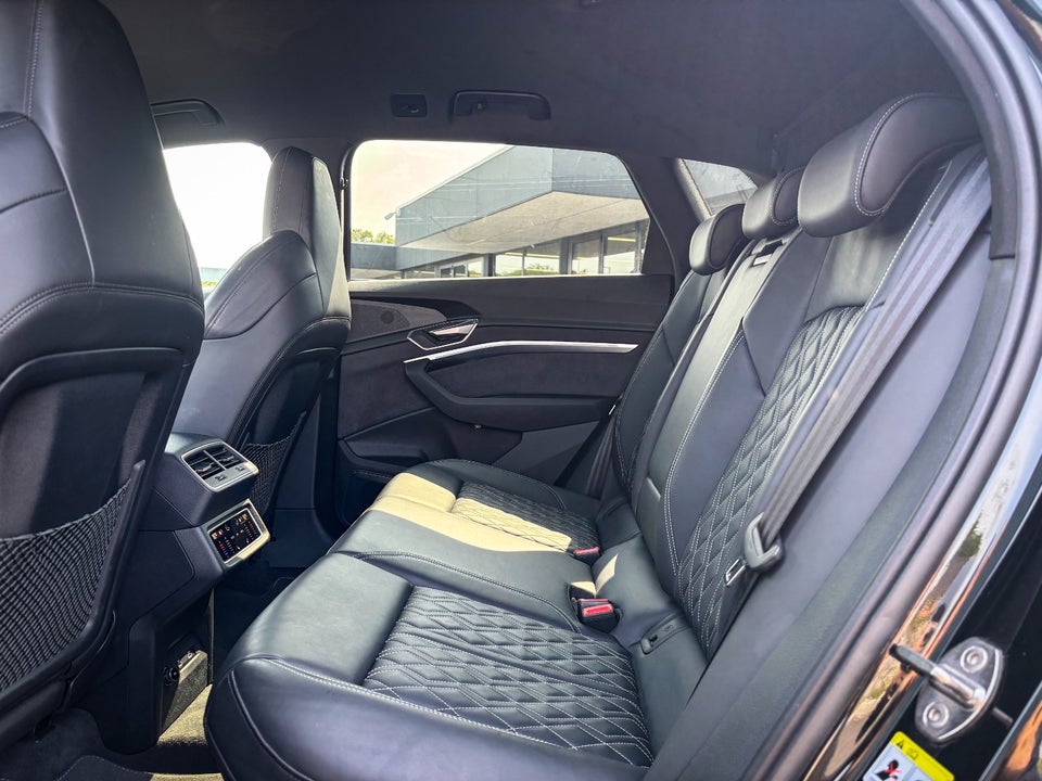 Audi e-tron 55 S-line quattro 5d