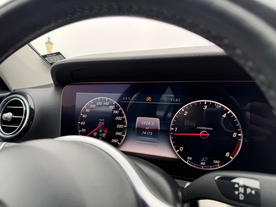 Mercedes E220 d 2,0 AMG Line aut. 4d