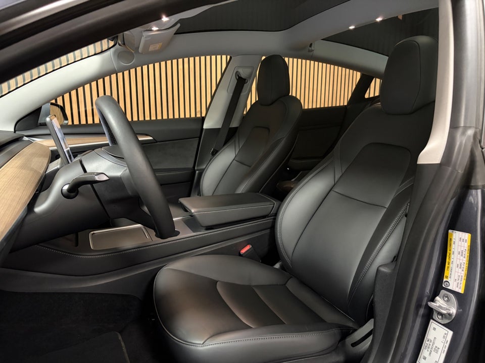 Tesla Model 3 Long Range RWD 4d