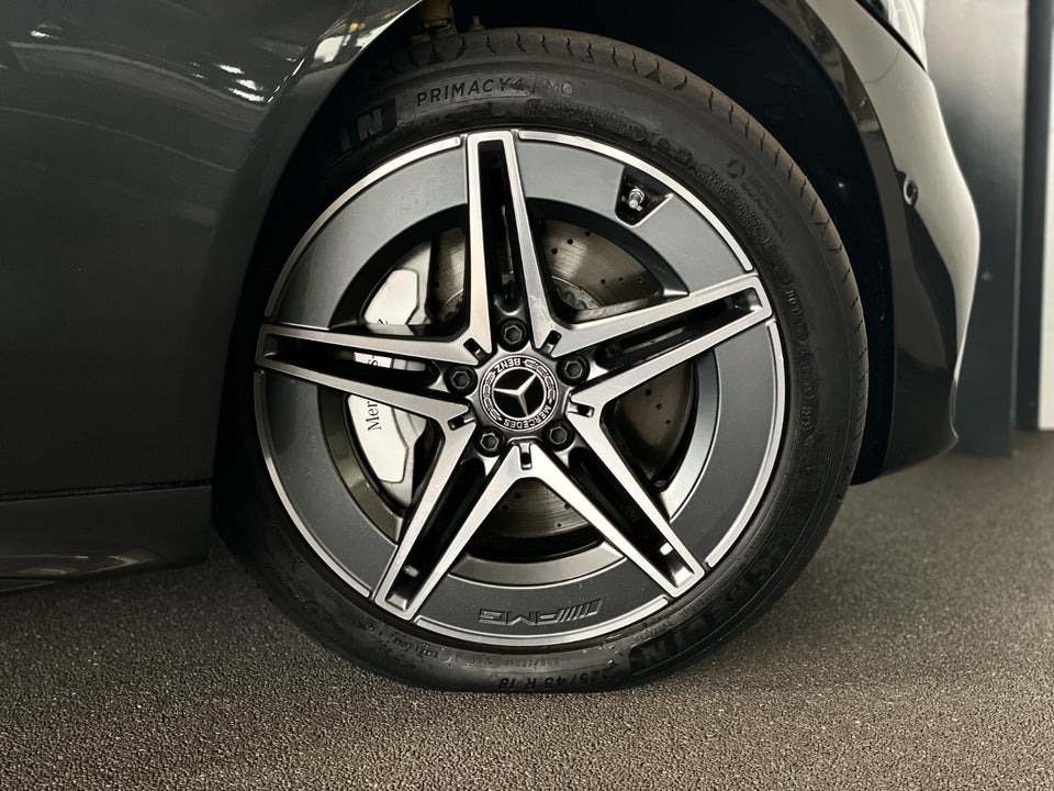 Mercedes C300 e 2,0 AMG Line stc. aut. 5d