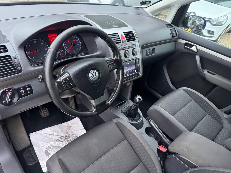 VW Touran 1,9 TDi 100 Trendline 7prs 5d