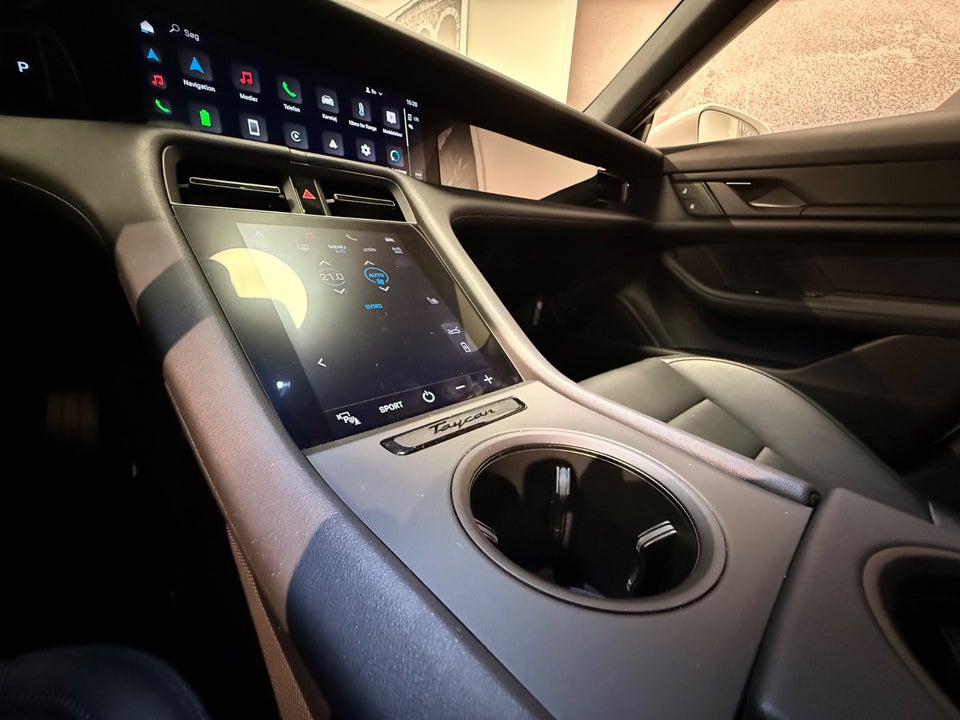 Porsche Taycan Performance+ 4d