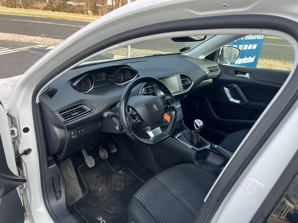 Peugeot 308 1,6 BlueHDi 120 Active 5d