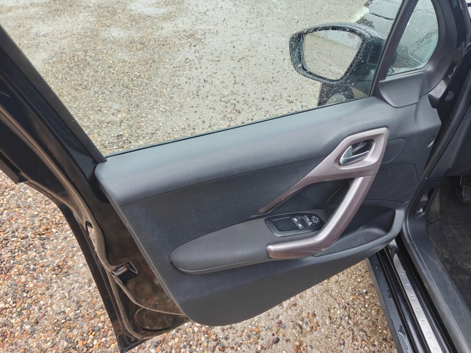 Peugeot 2008 1,2 VTi 82 Allure 5d