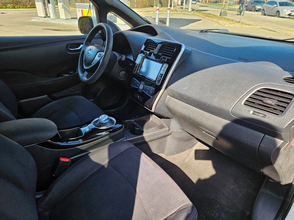 Nissan Leaf 24 Acenta 5d