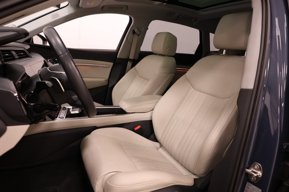 Audi Q8 e-tron 55 Advanced quattro 5d