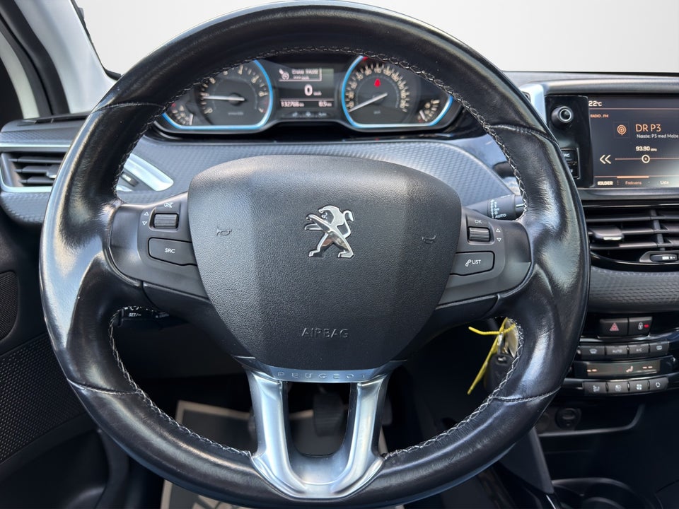 Peugeot 2008 1,2 e-THP 110 Allure Sky 5d