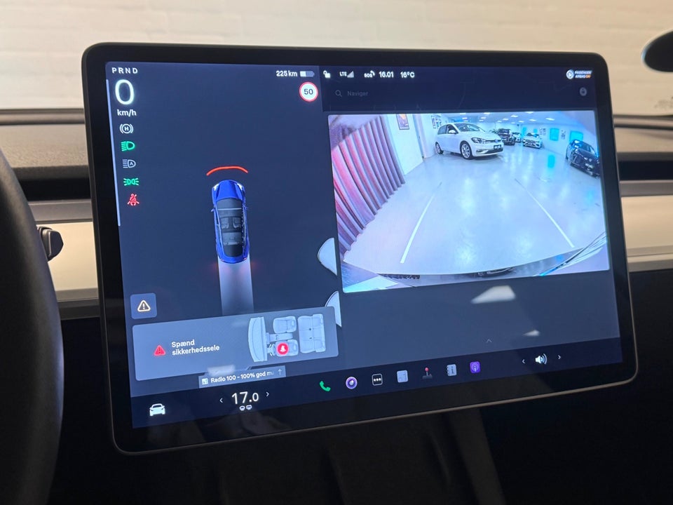 Tesla Model 3 Long Range AWD 4d