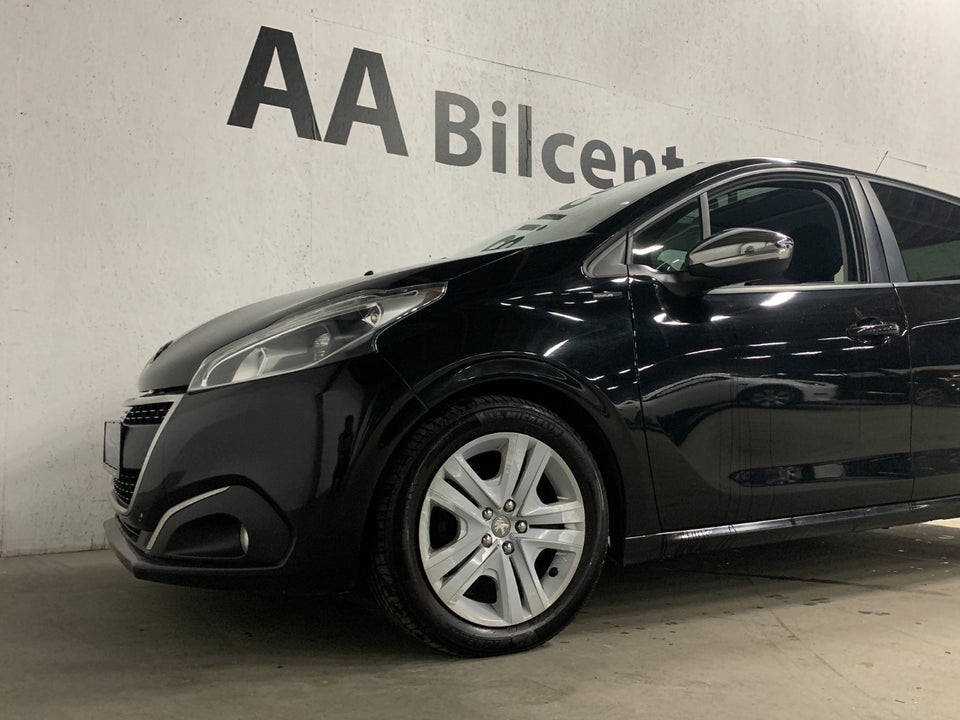 Peugeot 208 1,5 BlueHDi 100 Signature Sky 5d