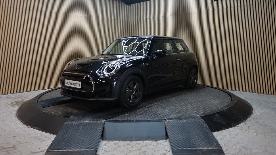 MINI Cooper SE Essential 3d